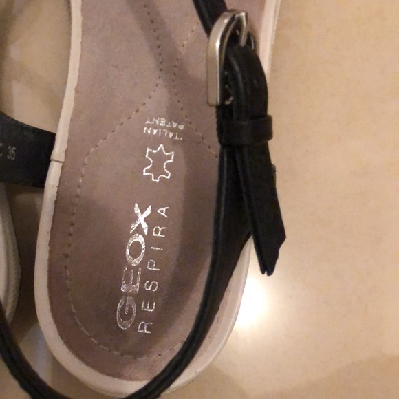 Sandal - Picture 2 of 4